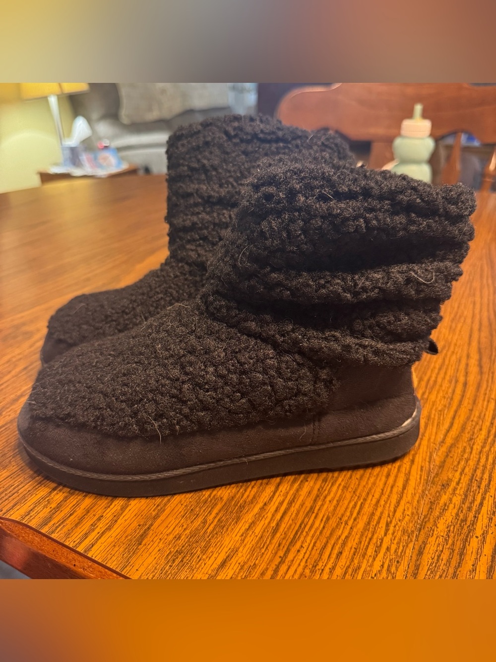 HomeTop women’s fuzzy bootie slippers